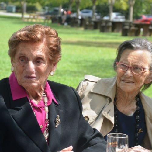 Residentes en el jardín de El Sueve